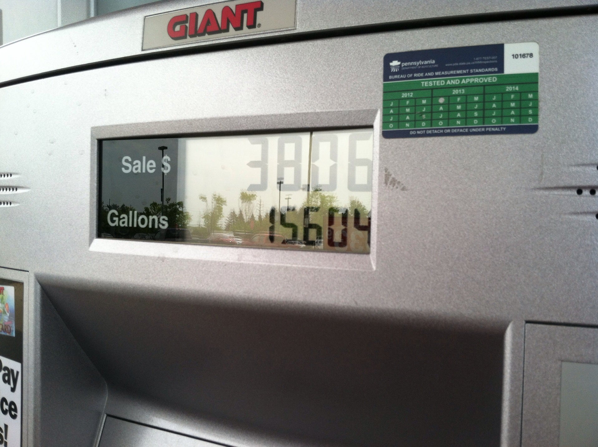 GIANT Gas Station 3015 W Emmaus Ave 