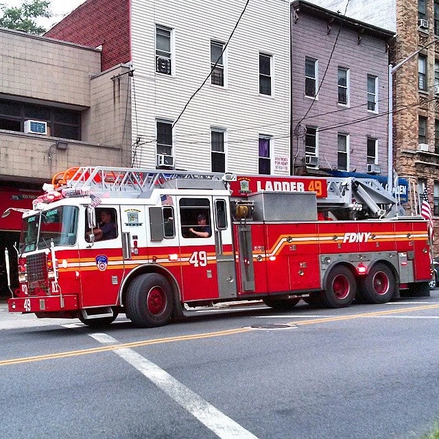 FDNY Engine 68 Ladder 49