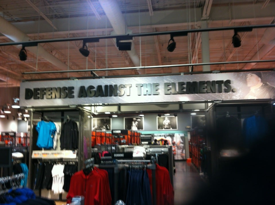 Nike factory store outlet vaughan mills