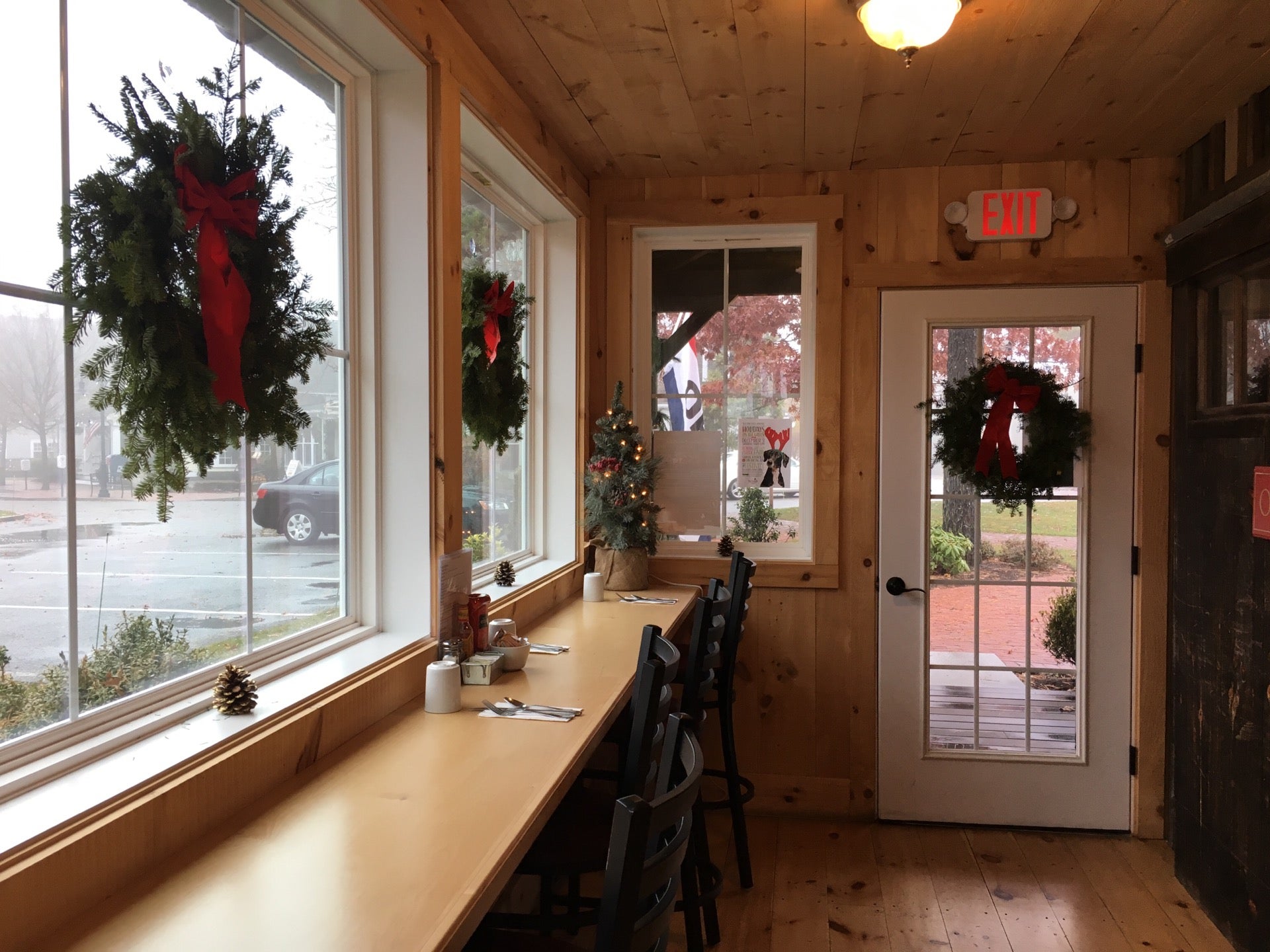 Blueberry Muffin, 12 Village Grn S, Plymouth, Town of, MA, Eating