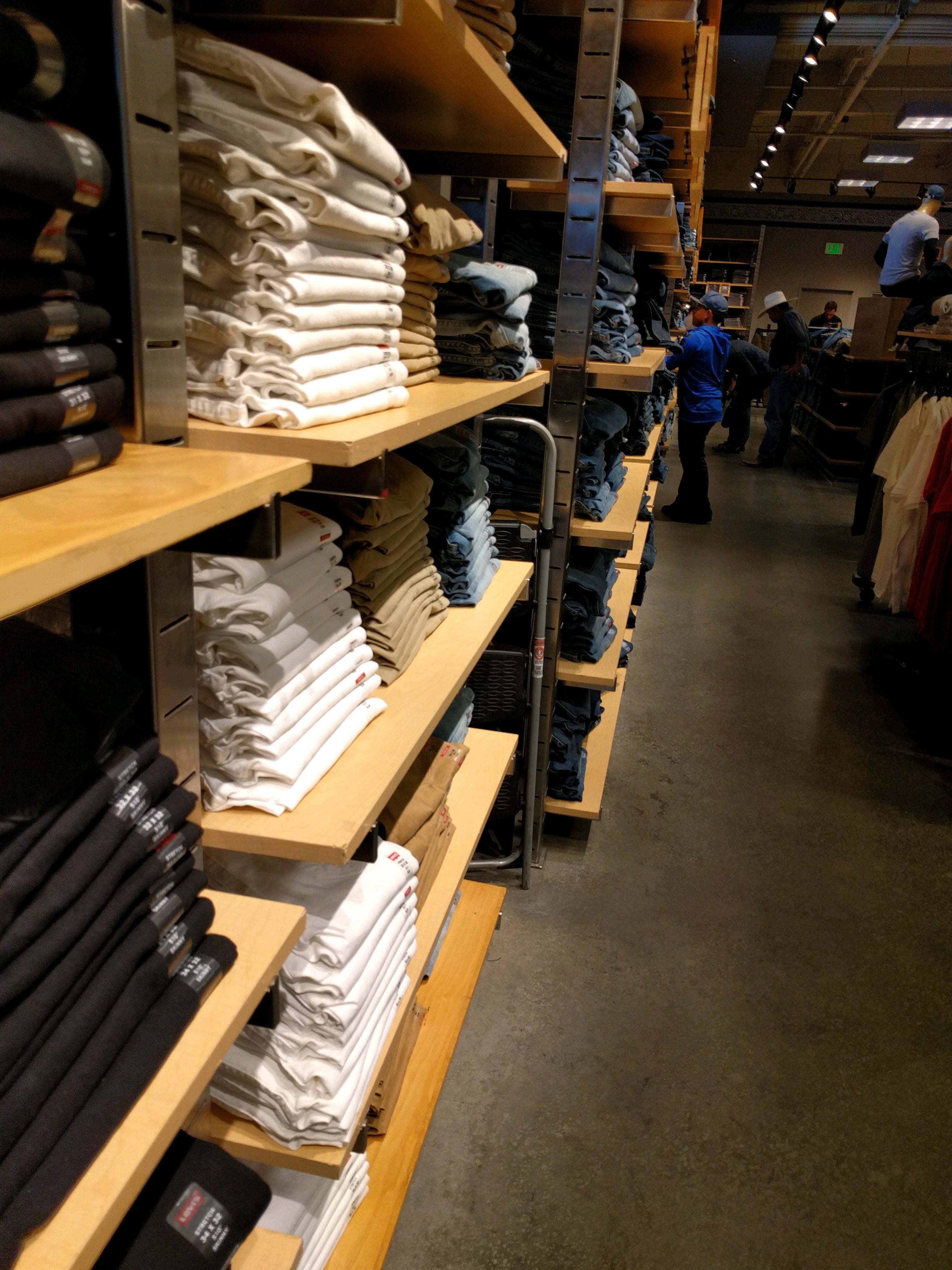 Levi's Outlet Store, 8375 Arroyo Cir, Ste 50, Gilroy, CA, Clothing Retail -  MapQuest