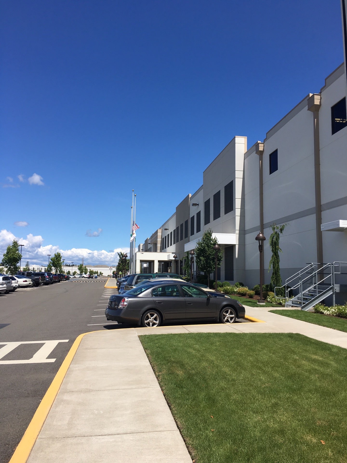 Amazon Fulfillment Center, 2700 Center Dr, Dupont, WA, Warehouses