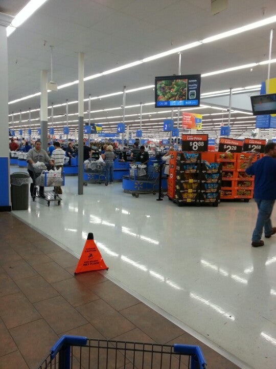 Walmart Supercenter, 1000 NE Sam Walton Ln, Lees Summit, MO, Department  Stores - MapQuest