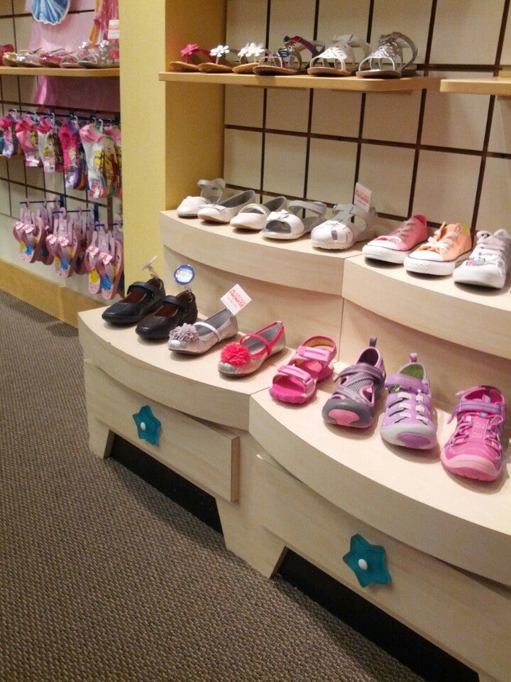 Stride rite outlet on sale locations near me