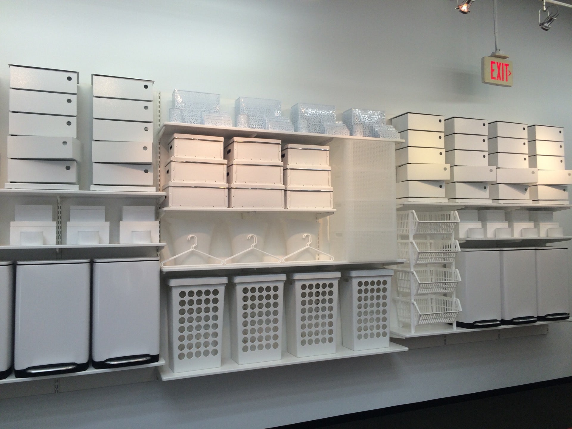 The Container Store, 500 Freeport Pkwy, Coppell, TX, Distribution