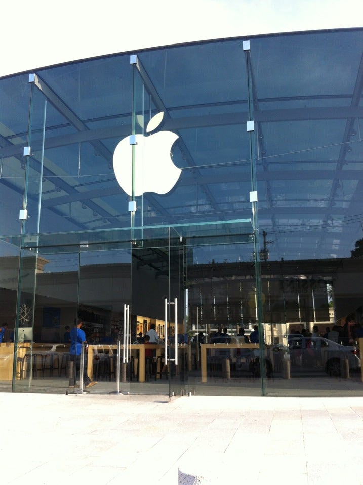 Highland Village Apple Store re-opening on the day iPhone 11 goes