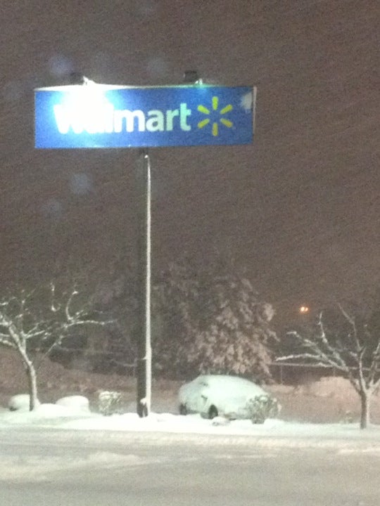 Walmart Avon - Memorial Dr - It snowed last night and make sure