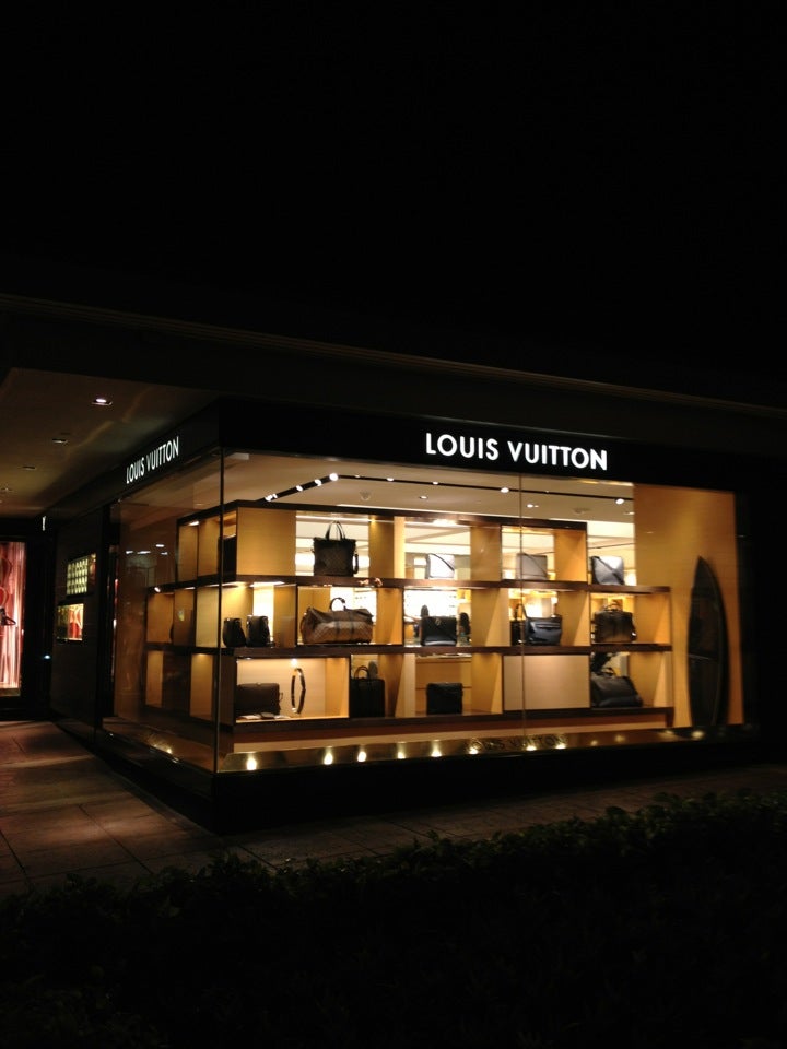 Louis Vuitton Maui Lahaina Whalers Village, 2436 Kaanapali Pkwy, Whalers  Village, Main level, Lahaina, HI, Leather Goods - MapQuest