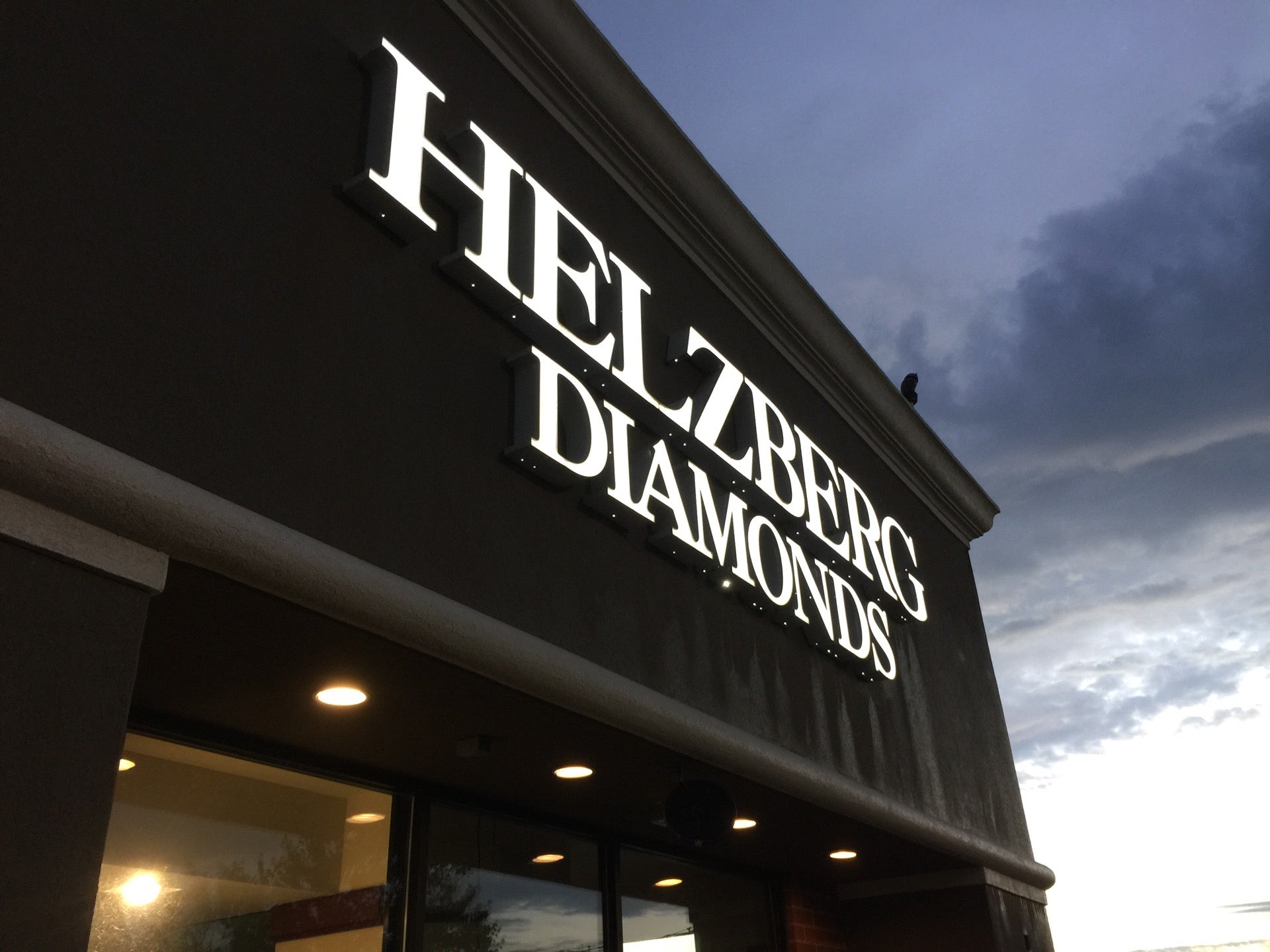 Helzberg diamonds ingram park on sale mall