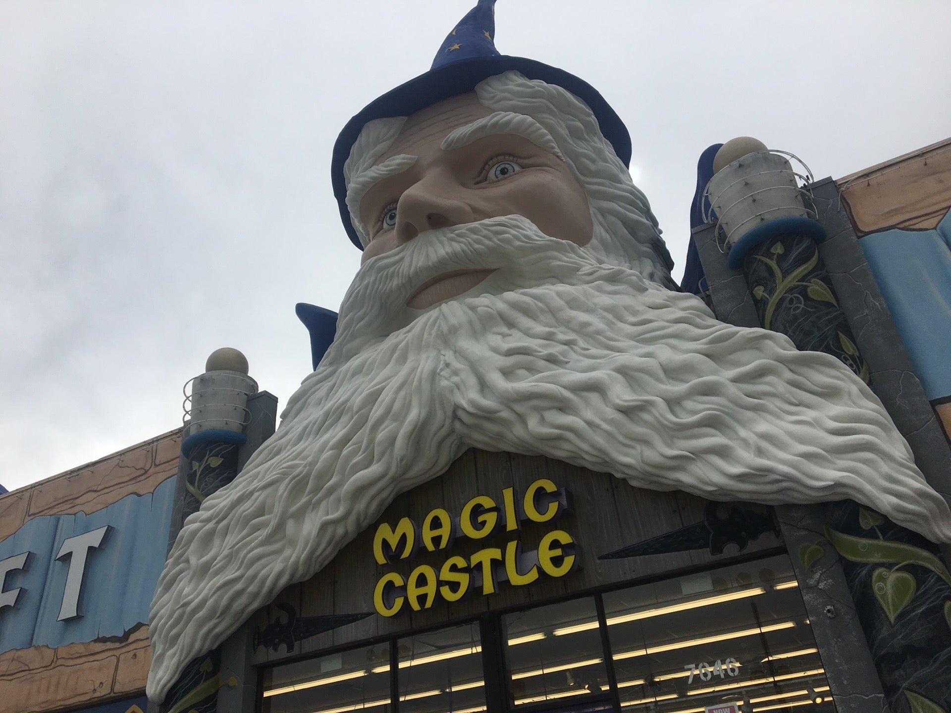 Magic Castle Gift Shop - Gift Shop in Kissimmee, FL. Close to major  attractions and theme parks.