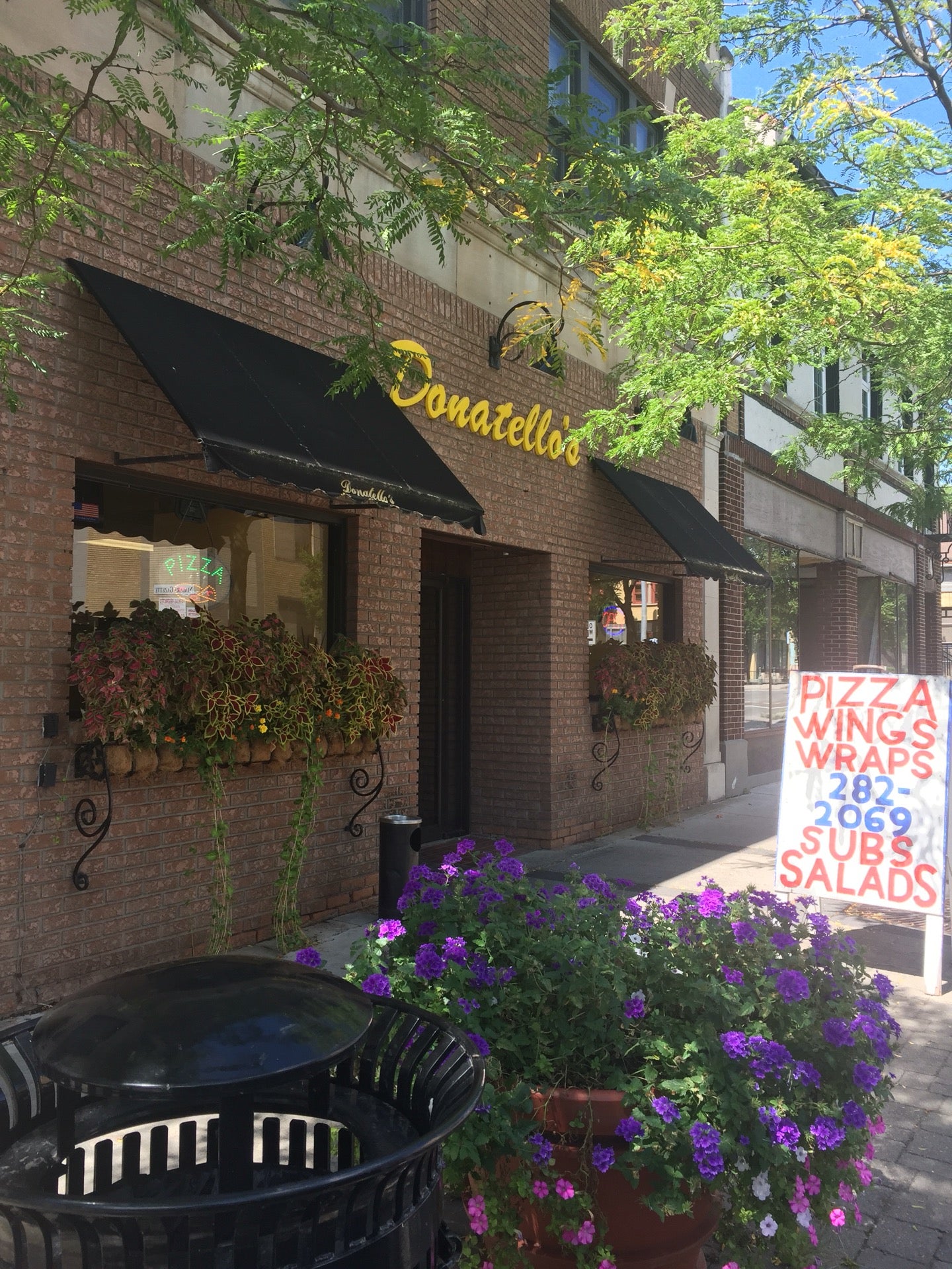 Donatello's Restaurant, 466 3rd St, Niagara Falls, NY, Eating places