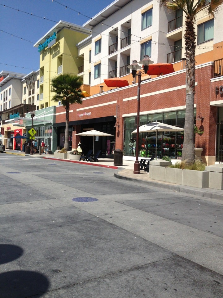 Unique Vintage, 155 5th St, Huntington Beach, CA, Vintage Clothing