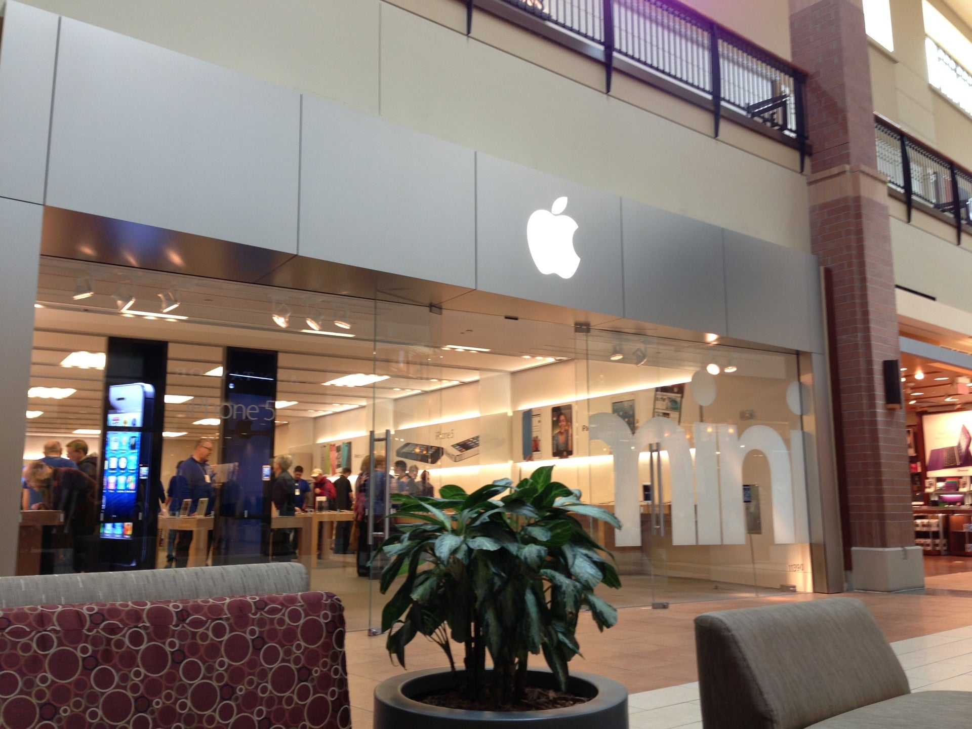 Southcenter - Apple Store - Apple