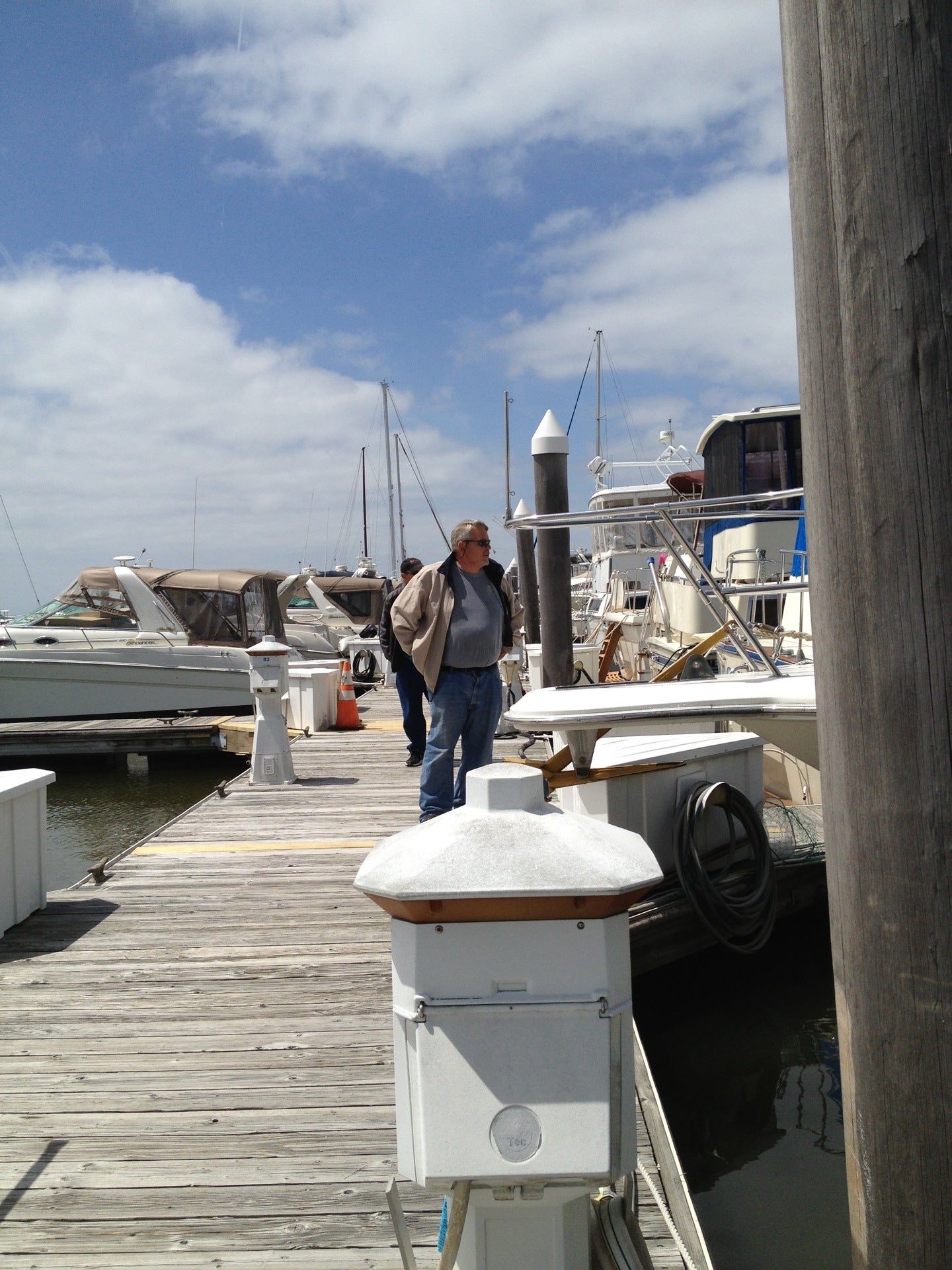 Rock Hall Landing Marina, 5657 S Hawthorne Ave, Rock Hall, MD, Marinas