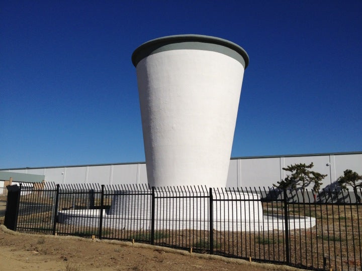 World s Largest Paper Cup 800 E Citrus St Riverside CA Monuments 