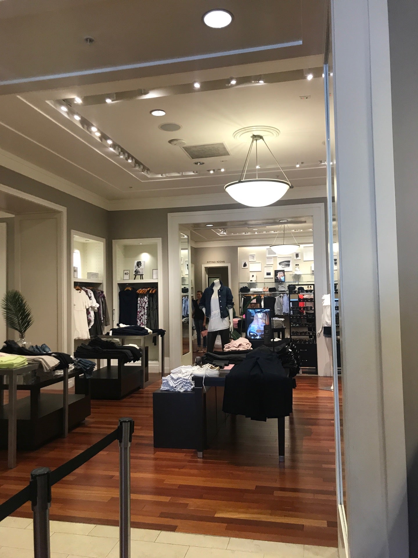 banana republic rookwood hours