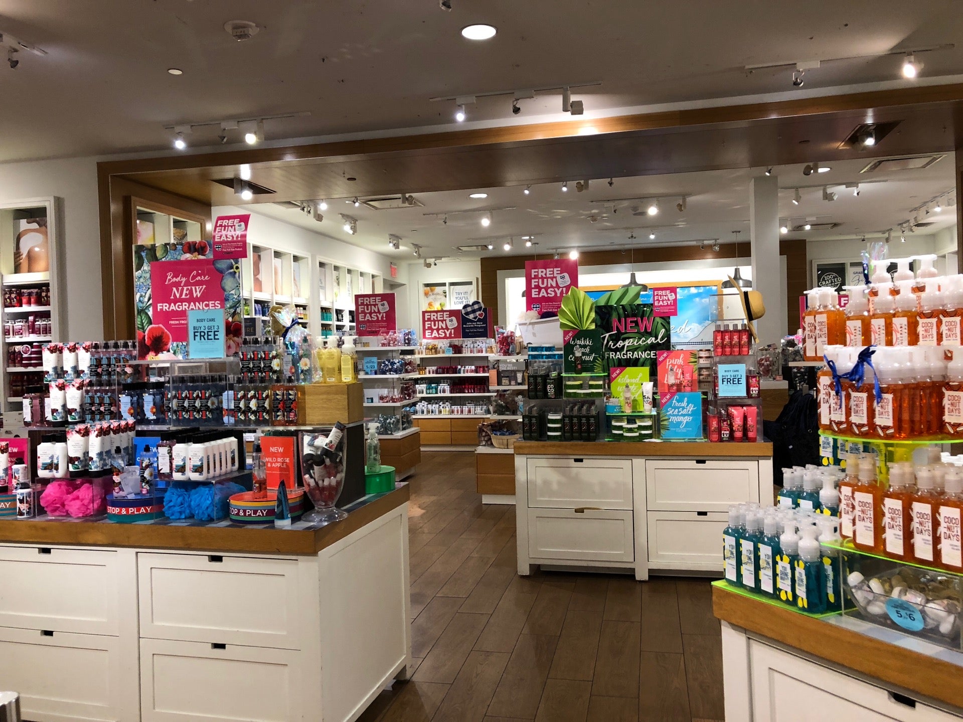Bath & Body Works, 40820 Winchester Rd, Temecula, CA, Gifts Specialty MapQuest
