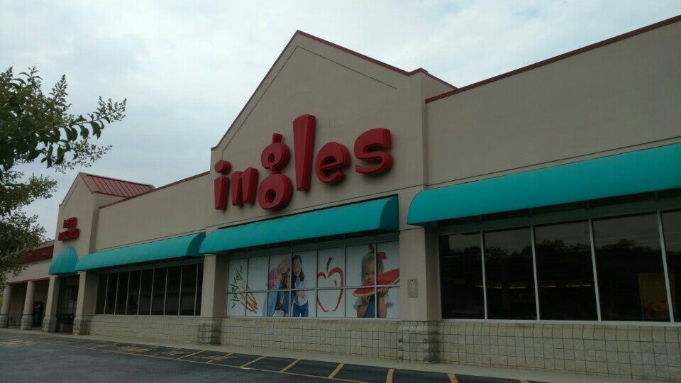 Powdersville Ingles features new look in old location