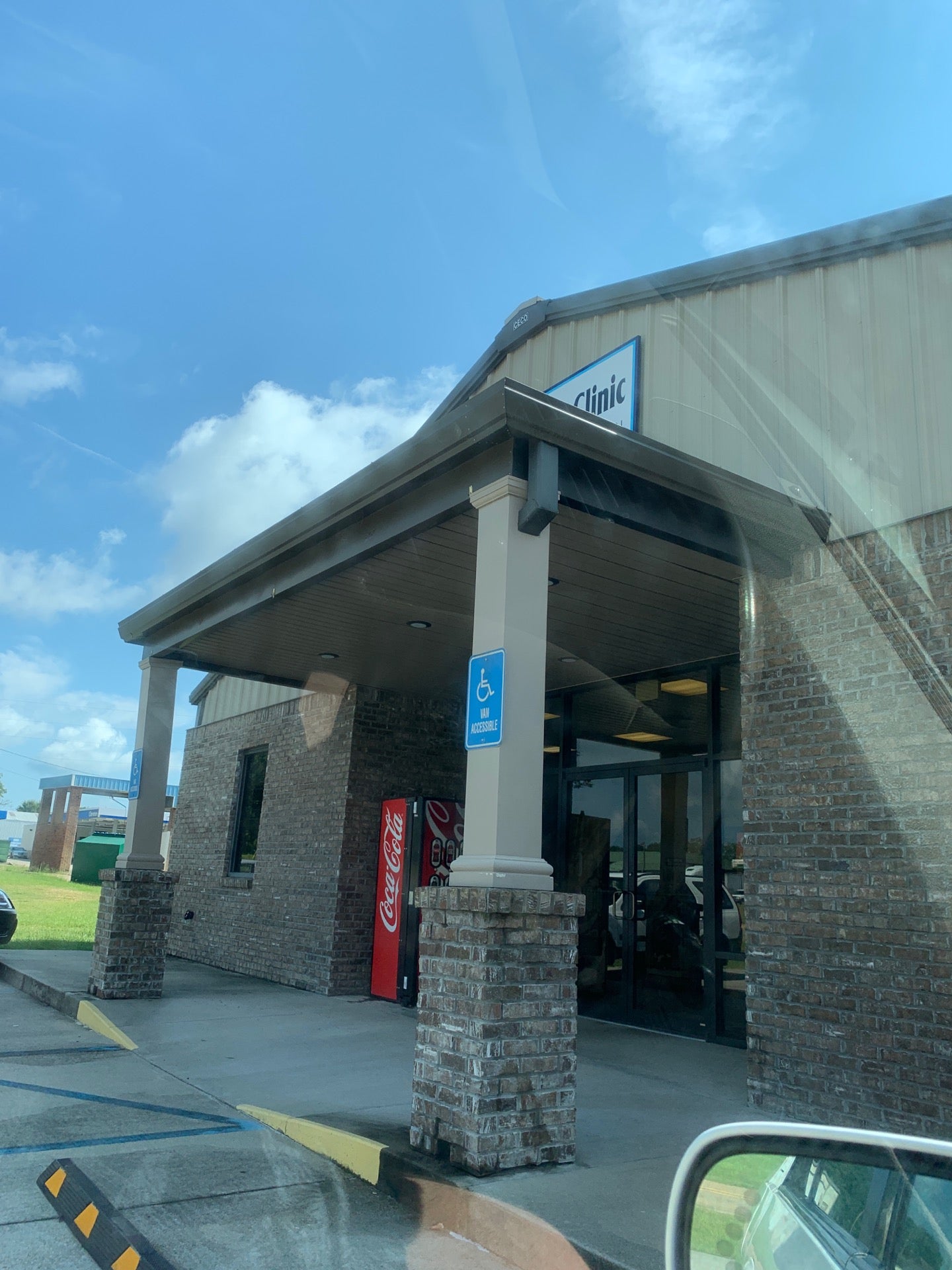 Animal Care Clinic, 625 Fairgrounds St, Wiggins, MS, Veterinarians