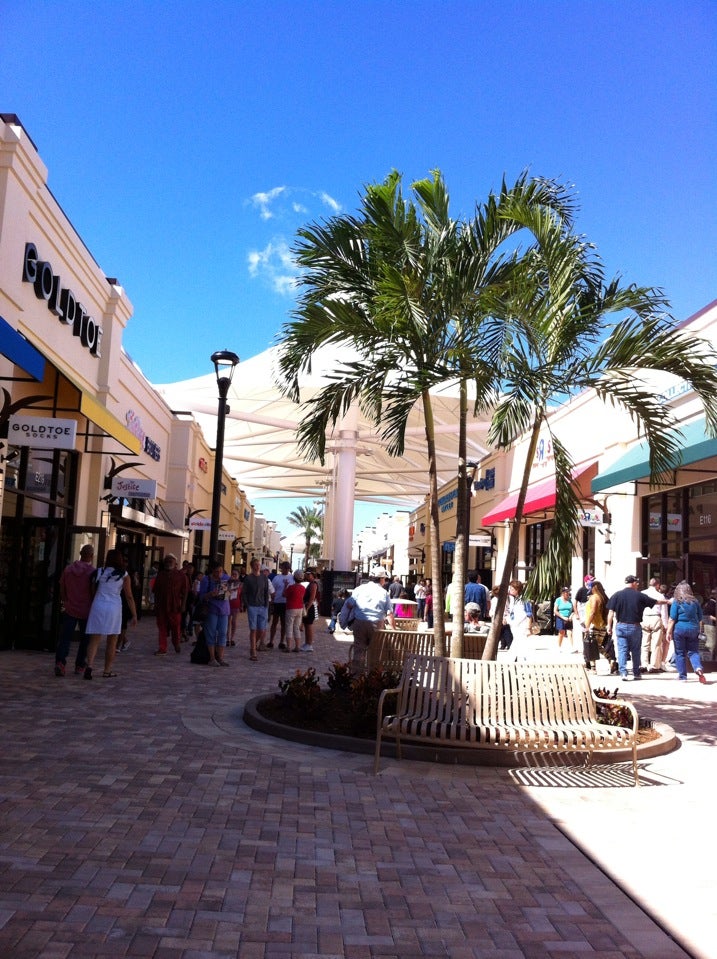 Palm Beach Outlets: Shopping in the Lap of Luxury