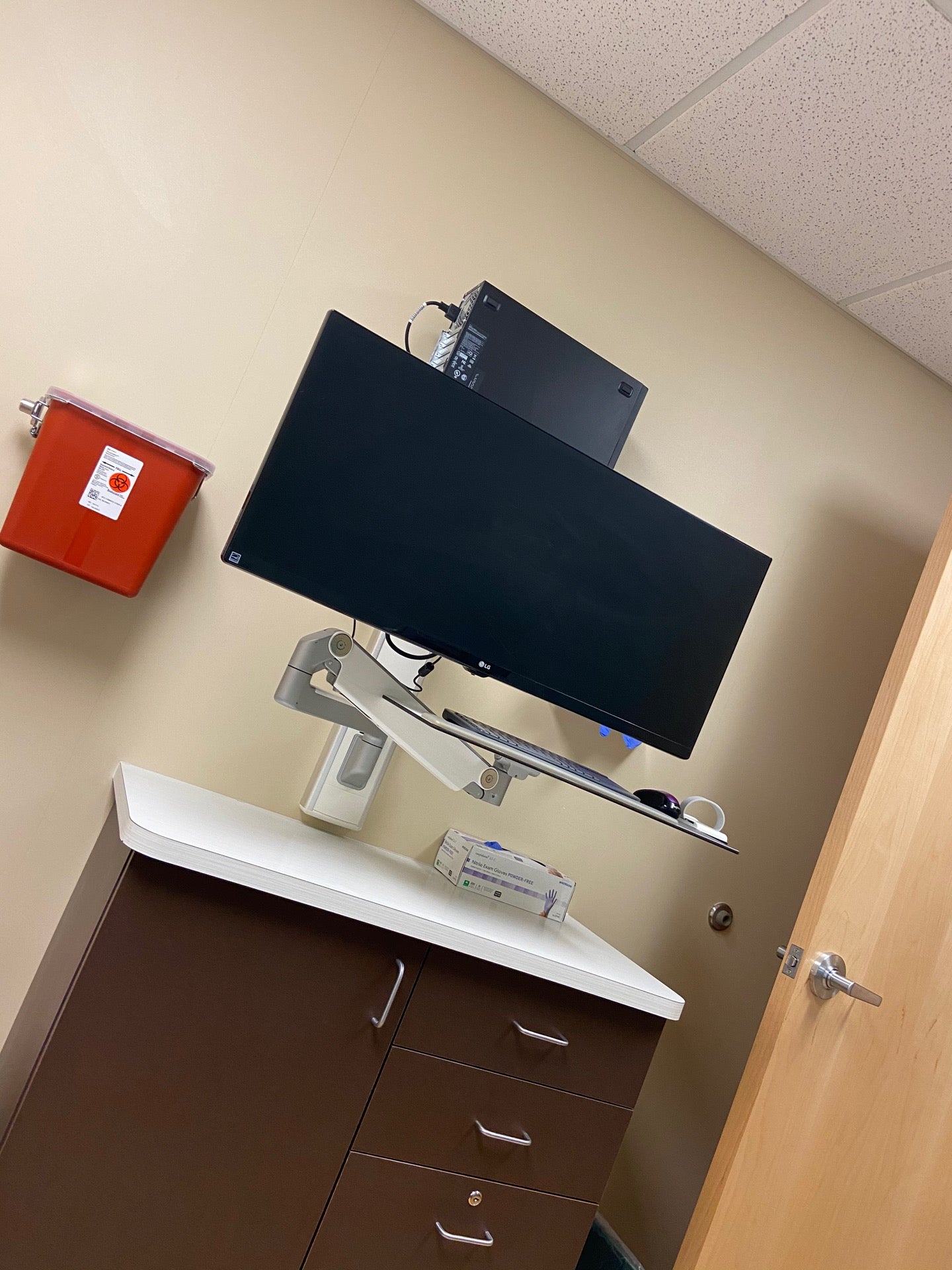 Panorama Orthopedics & Spine Center Dr William J. Peace, 660 Golden