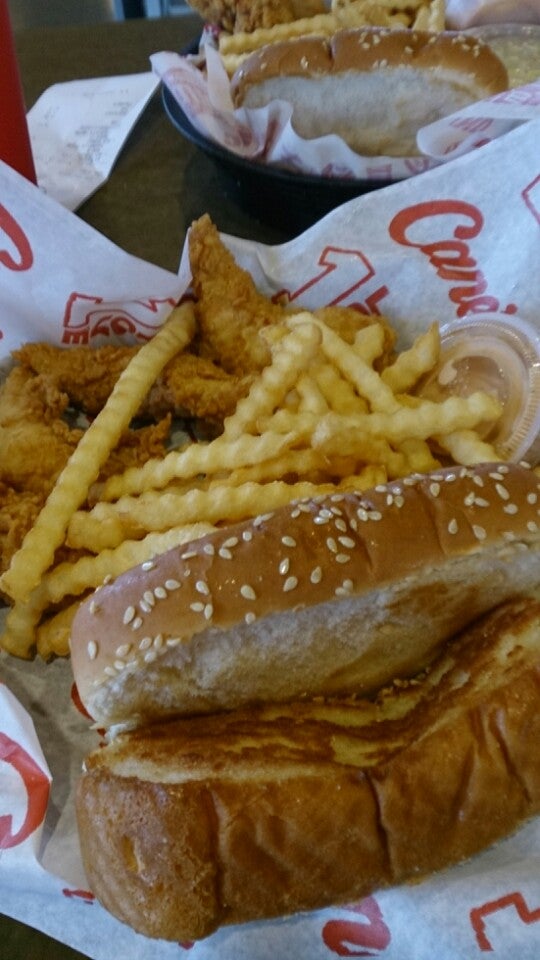 RAISING CANE'S CHICKEN FINGERS - 17 Photos & 39 Reviews - 2707 S