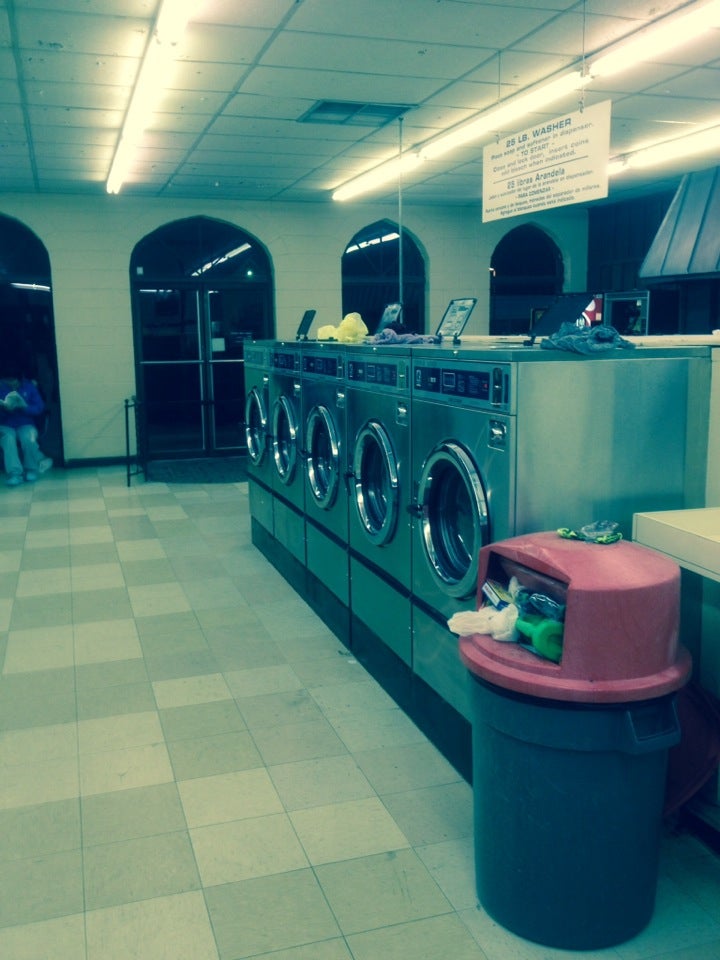 Coin Laundry, 100 Luyben Hills Rd, 118, Kingston Springs, TN