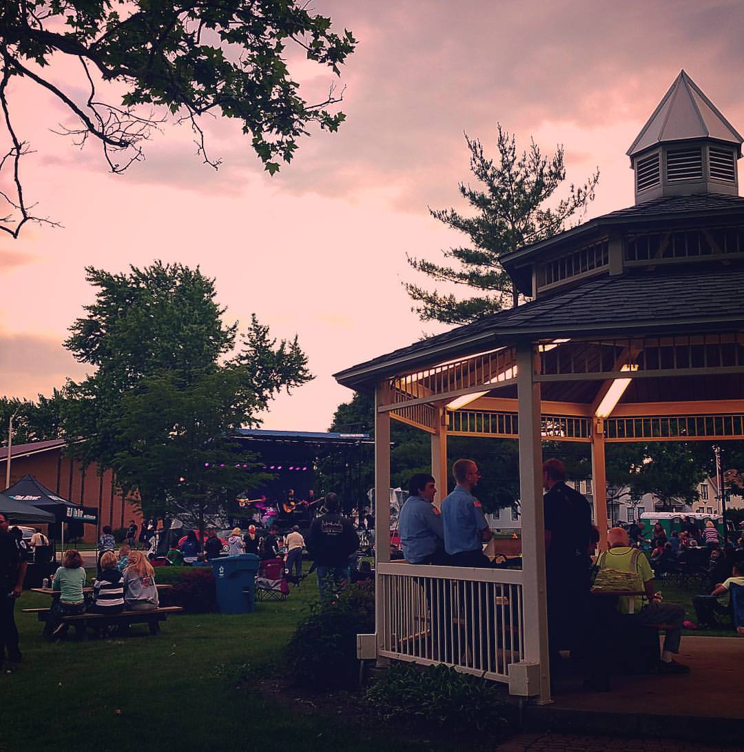 Friendship Plaza Park, W Army Trail Blvd, Addison, IL MapQuest