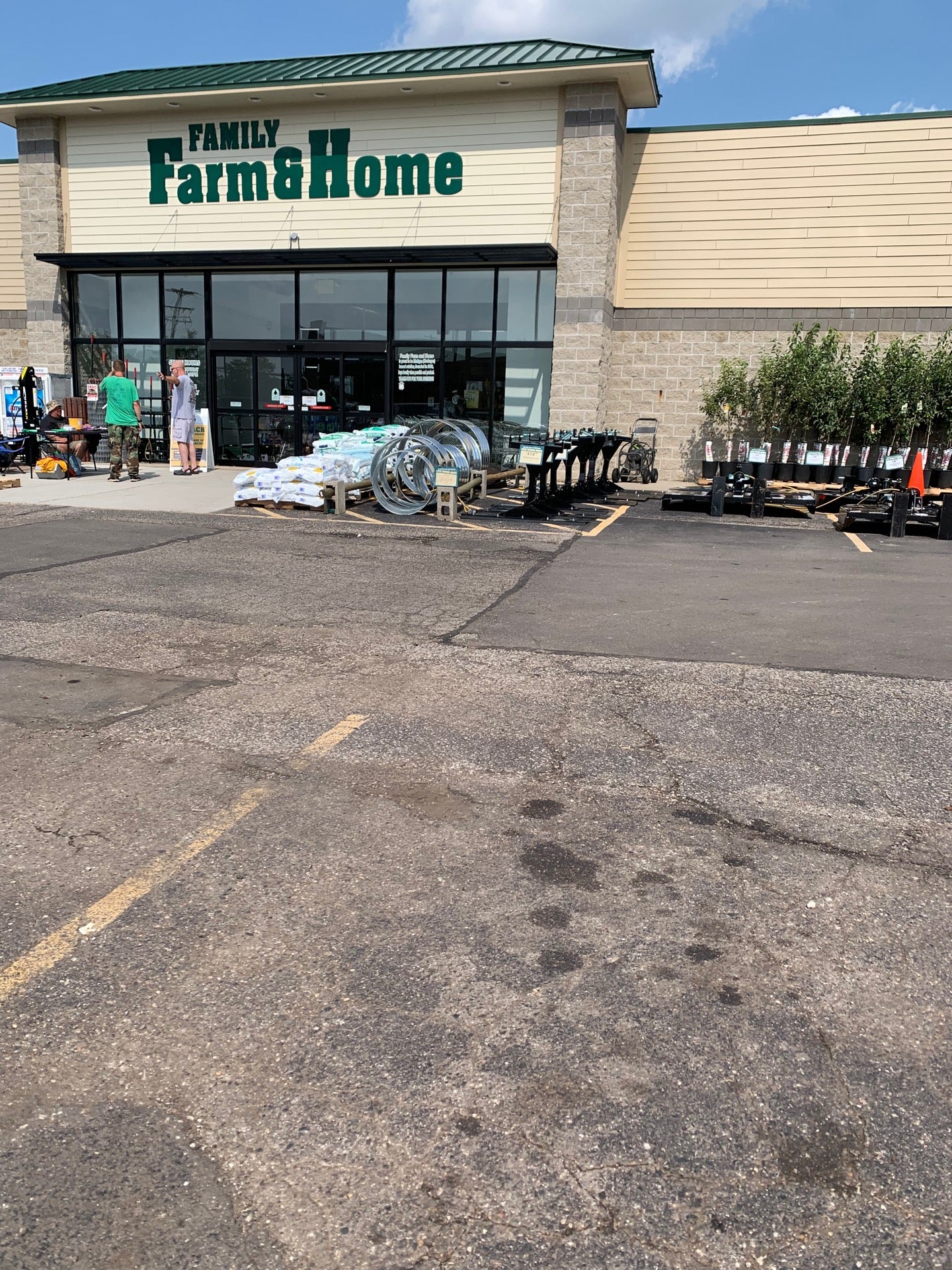 Aprender sobre 77+ imagem family farm and home br.thptnganamst.edu.vn