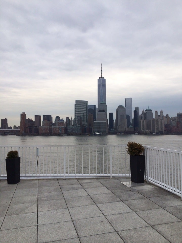 The Pier Apartments - Jersey City - 1 Harborside Place