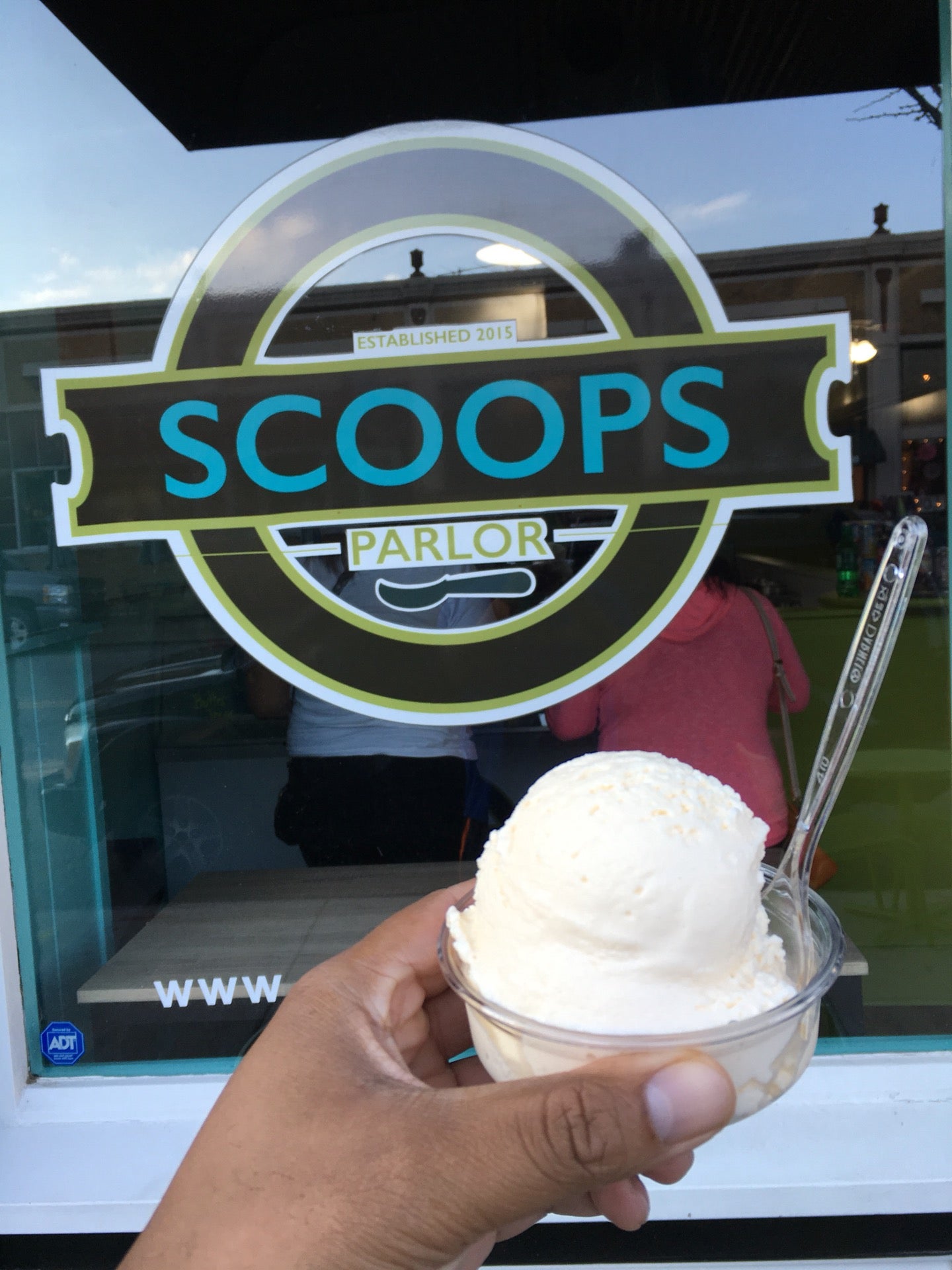 Scoops Parlor, 106 E Ge Patterson Ave, Memphis, TN, Bakeries MapQuest