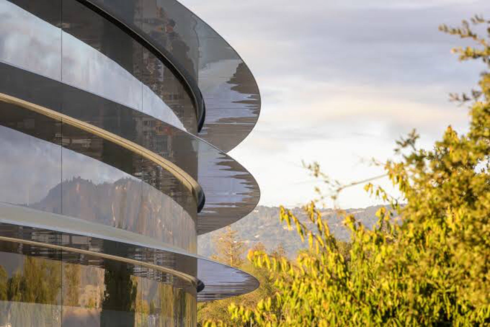Apple Park, 1 Apple Park Way, Cupertino, CA, Electronic Retailing