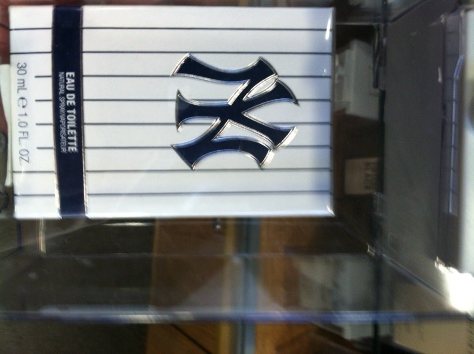 K&G Fashion Superstore, 1 General Way, Reading, MA, Men's Apparel