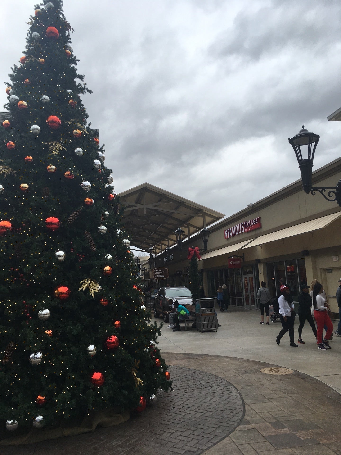 Le Creuset Outlet Store, 800 Brevard Rd, Asheville, North Carolina, Home  Centers - MapQuest