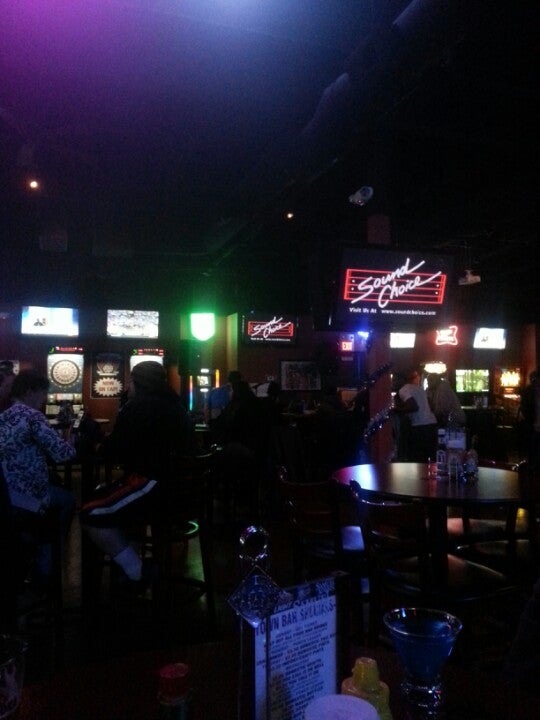 The Town Bar and Grill, 2681 E New York St, Aurora, IL, Grills Barbecue