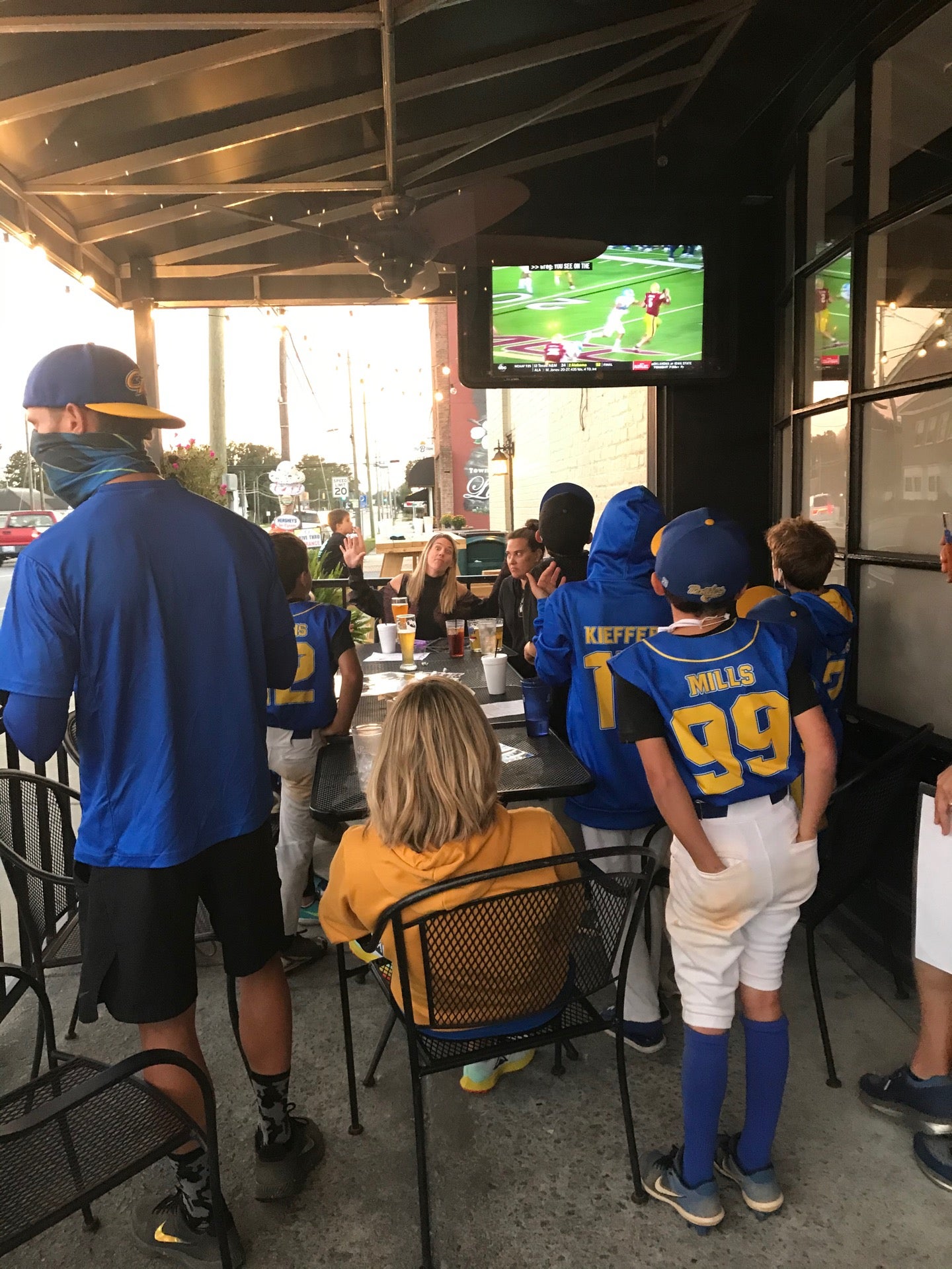 Learn about 68+ imagen county seat sports grille In.thptnganamst.edu.vn