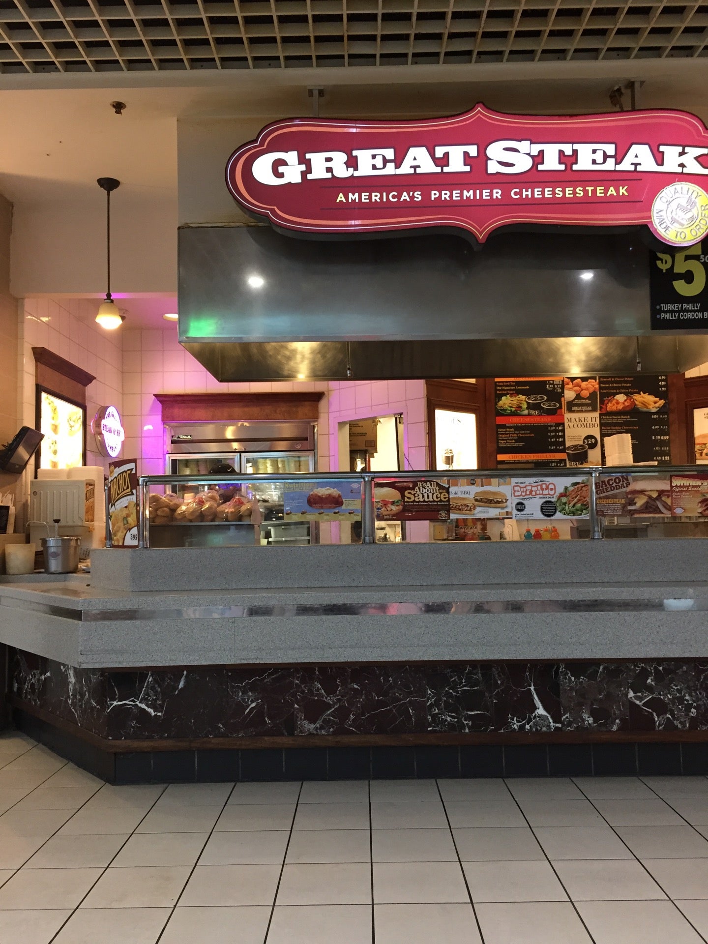 North Riverside Park Mall, 7501 W Cermak Rd, North Riverside, IL, Eating  places - MapQuest