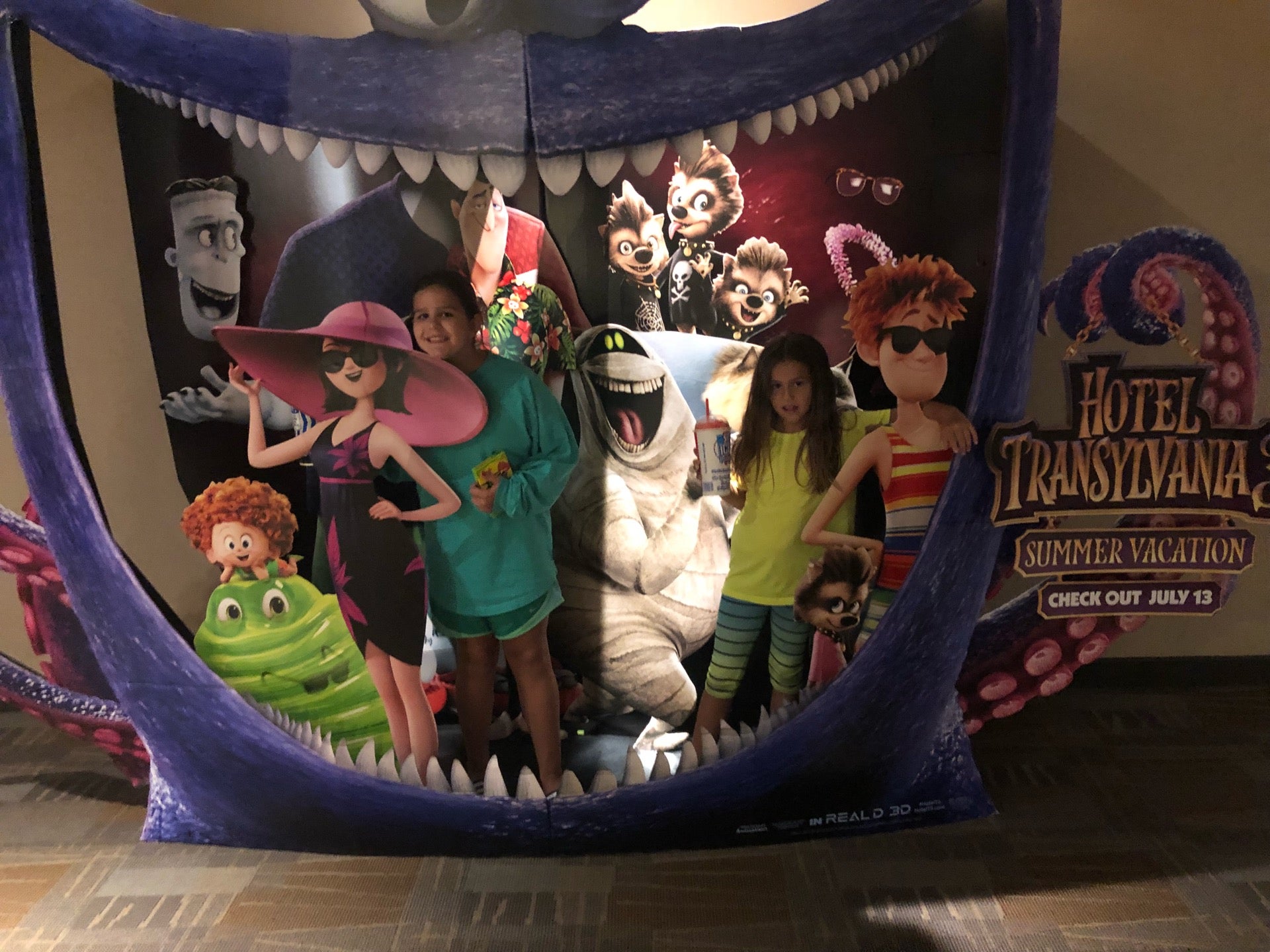 Cinépolis Luxury Cinemas, 2601 Brazos Blvd, Euless, TX, Movie Theatres