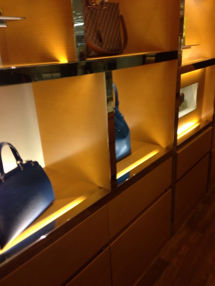 Louis Vuitton New Orleans, 333 Canal Street, Suite 104, New