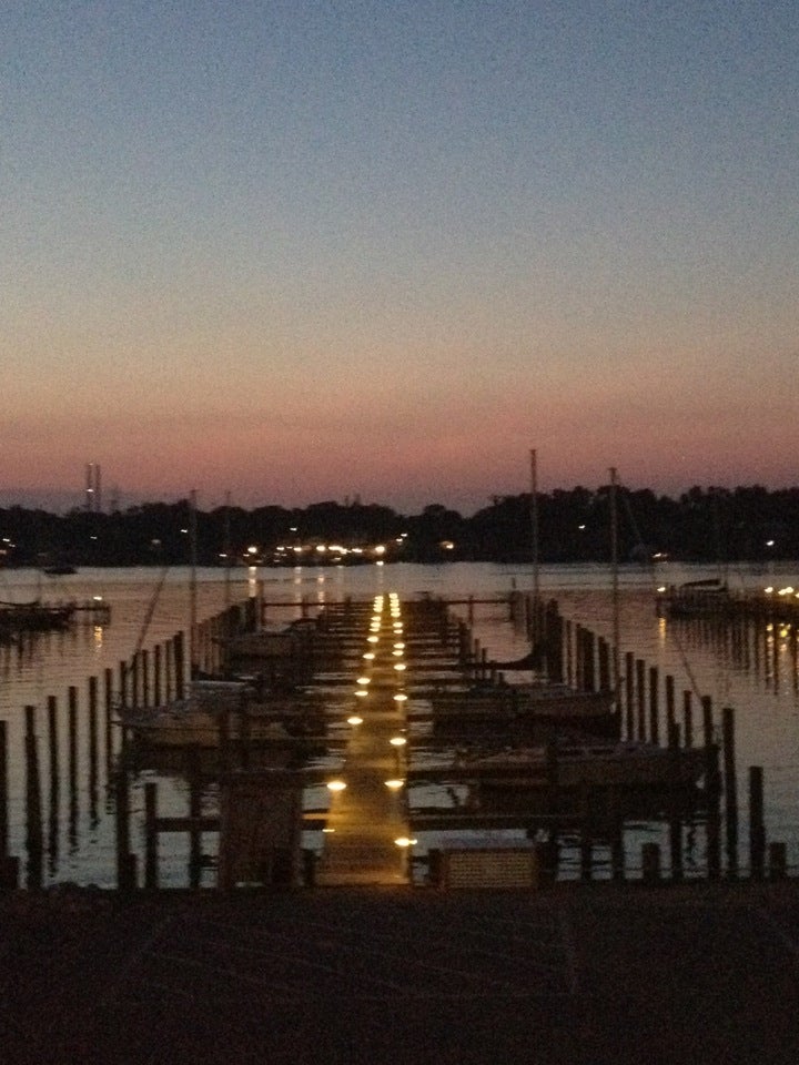 Mike's Crab House North, 1402 Colony Rd, Pasadena, MD, Eating places