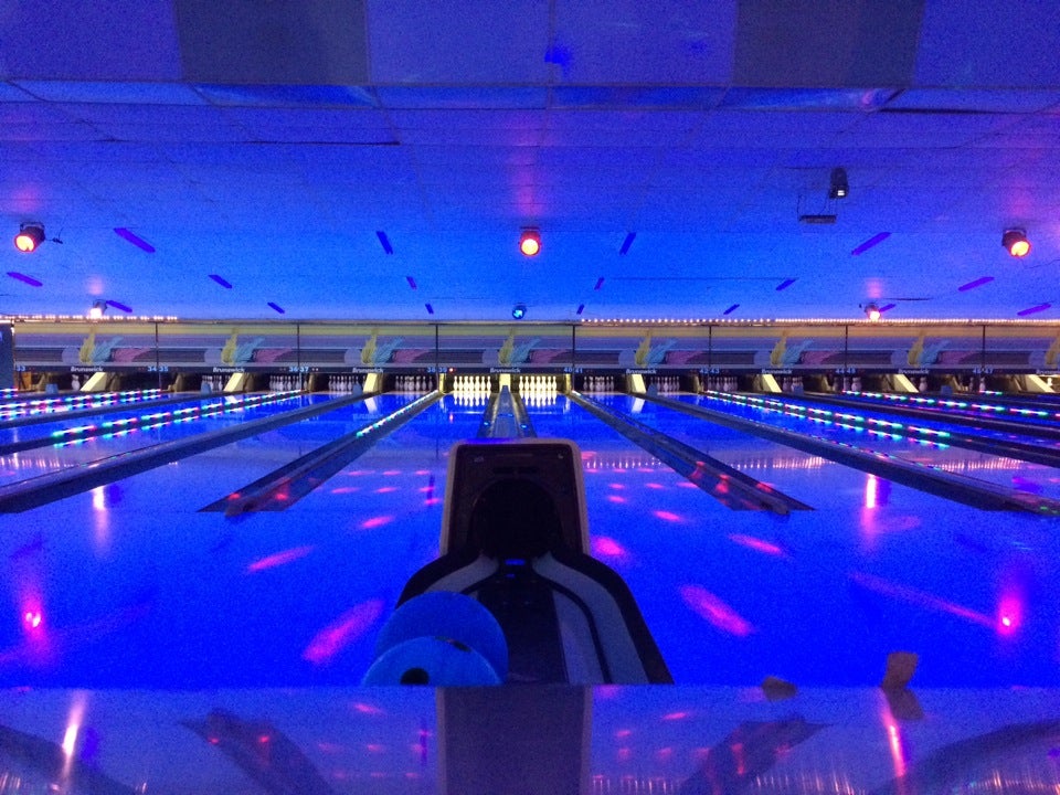 Bowling Center and Restaurant Waterloo, IA