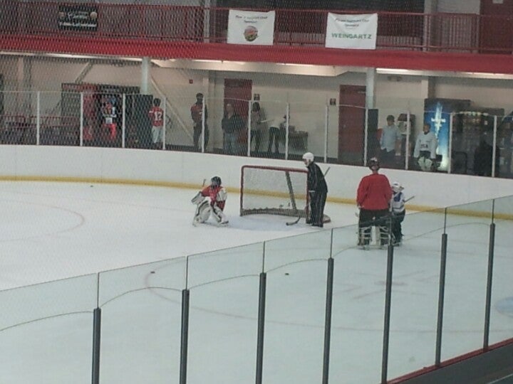 St Mary's Ice Arena, 3535 Indian Trl, Orchard Lake, MI, Skating Rinks