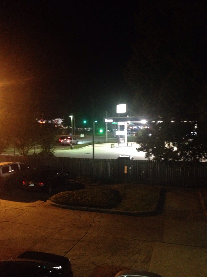 Almondtree Apartments, 5855 Citrus Blvd, Ste 101, New Orleans, LA