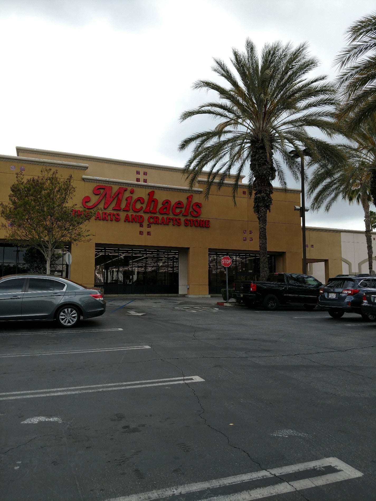 MICHAELS - Arts & Crafts in Whittier, California at 13410 Whittier