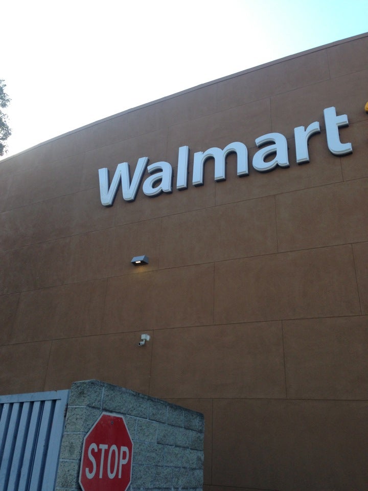 Walmart to shutter underperforming Irvine supercenter in March