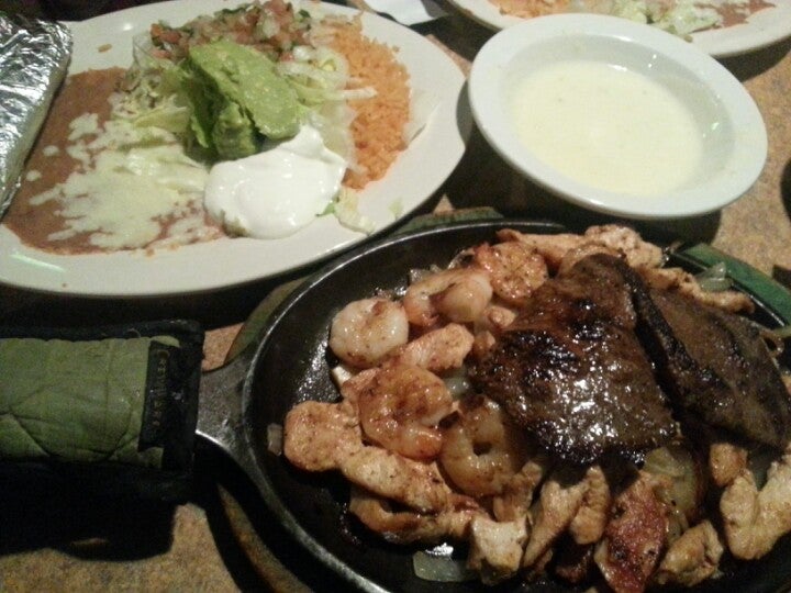 El Molcajete Mexican Restaurant, 1706 Kirby St, Springfield, TN