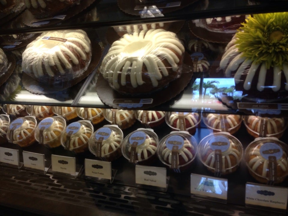 Twin sisters open Nothing Bundt Cakes, the first one in Westchester