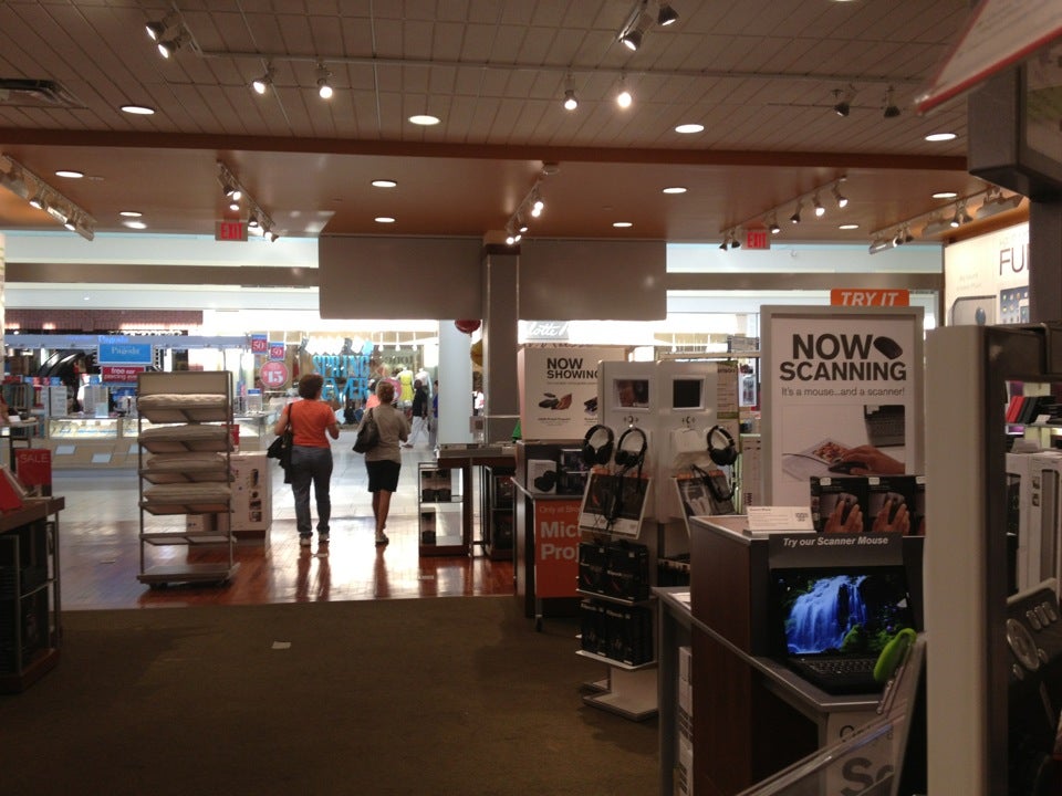 Brookstone 3266 NW Federal Hwy Jensen Beach FL Gift Shops