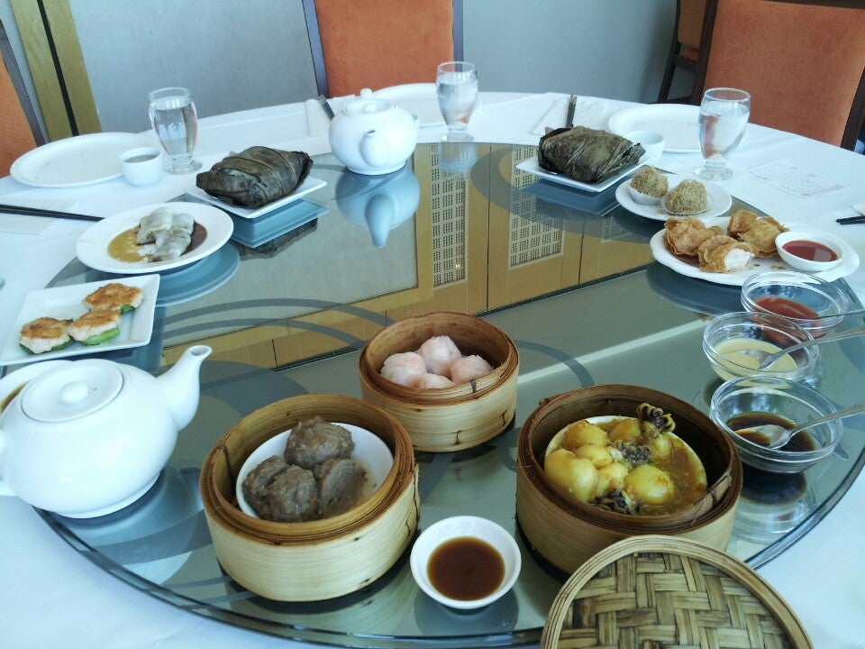 Pearl Harbourfront Chinese Restaurant, 207 Queens Quay W, Toronto