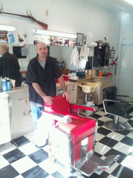 Downtown Barber Shop - 509 Main St, Quincy, CA 95971, USA